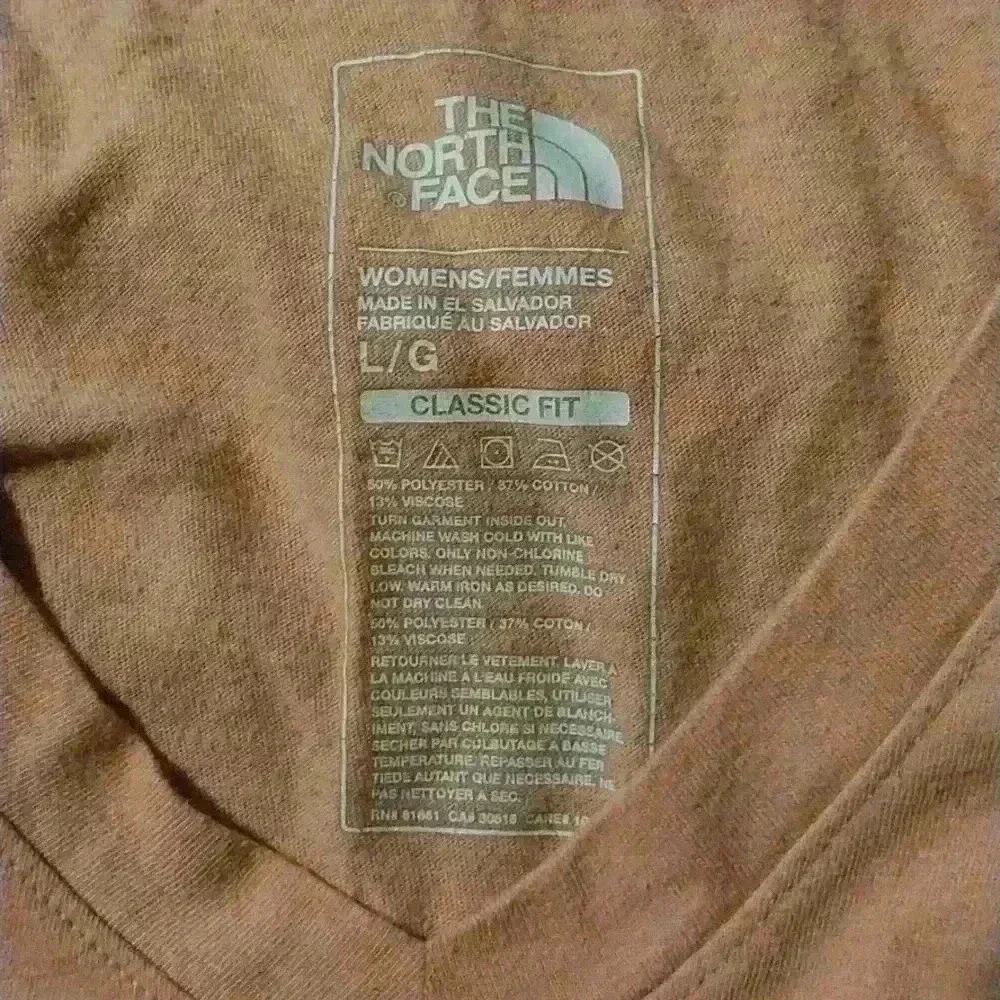 The North Face T-Shirt Womens Large Pink Relaxed Fit V-Neck Short Sleeve Casual - Picture 2 of 8